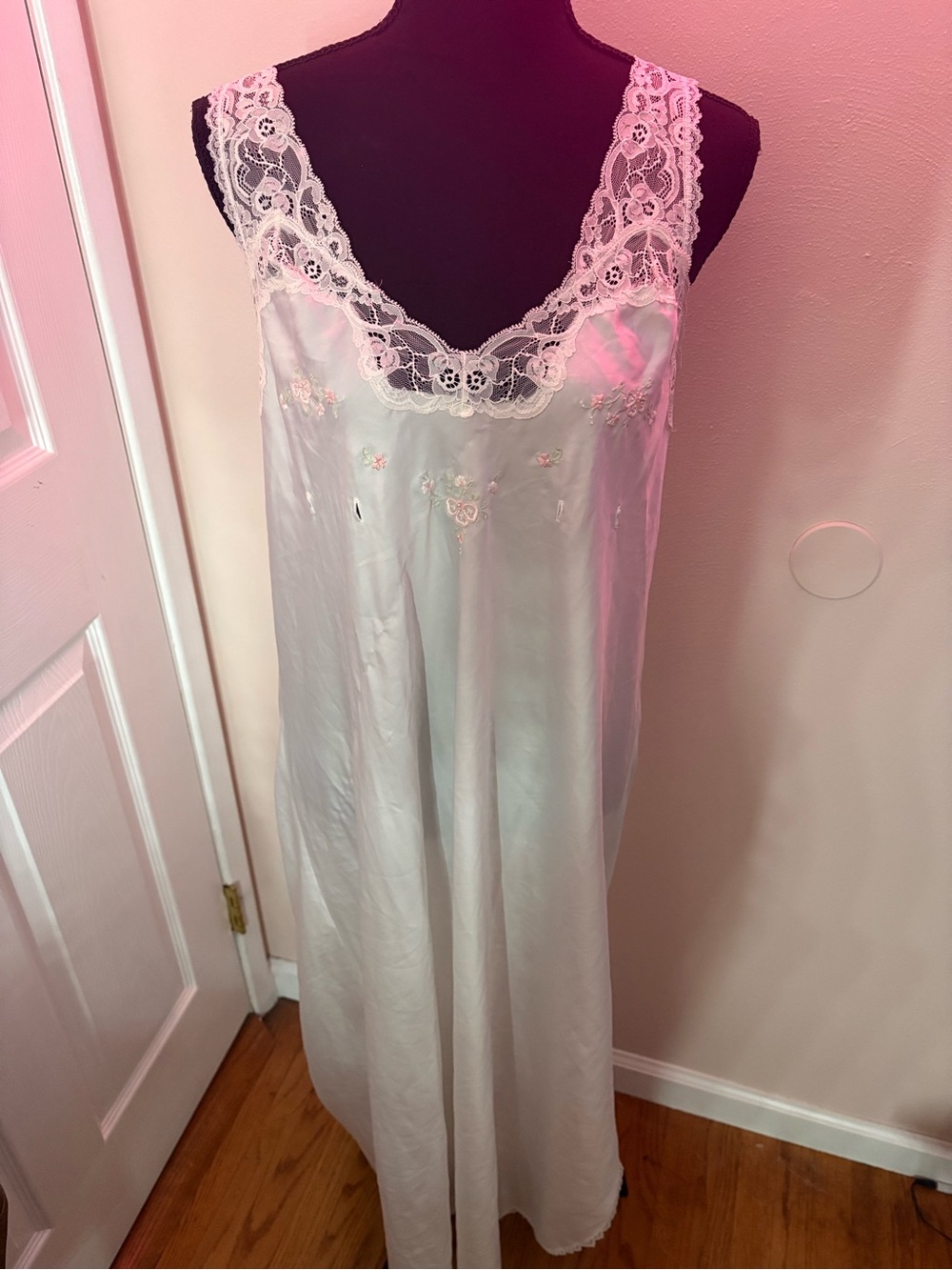 Vintage Barbizon Lace-Trim Chemise Slip in White